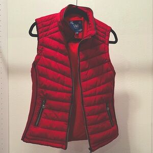 YMI Women's Medium Vibrant Red Puffer Vest with pockets and faux fur lining